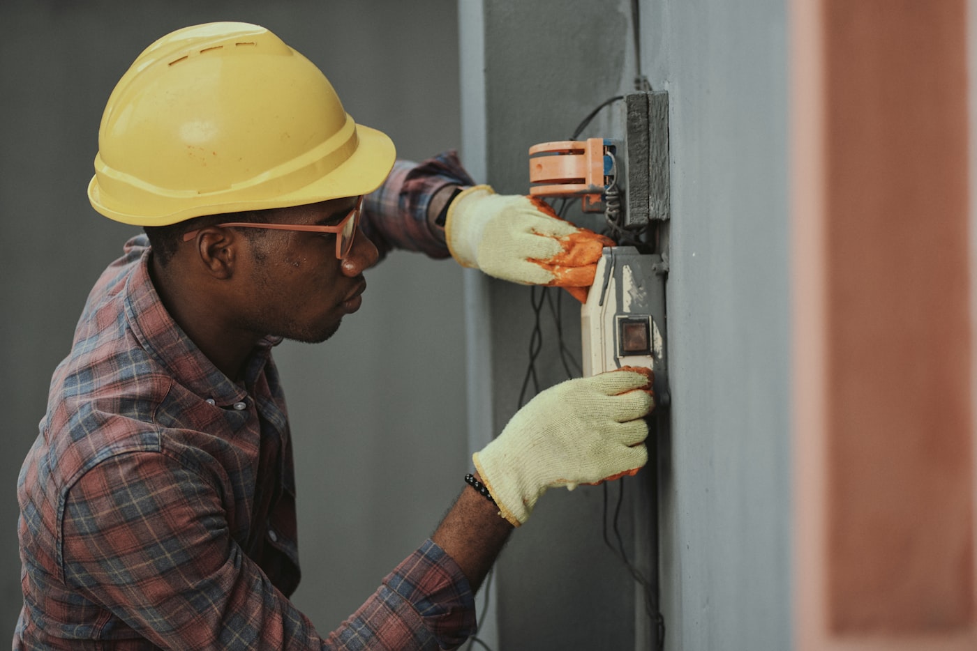 Electricians inbound reception